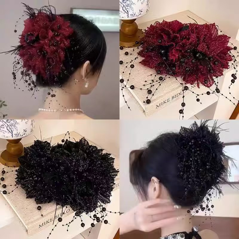 Travel Hair Accessories - Püsküllü Çok Yönlü Parlak Köpekbalığı Klipsi